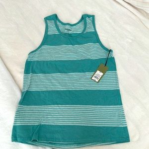 Standard fit sleeveless shirt